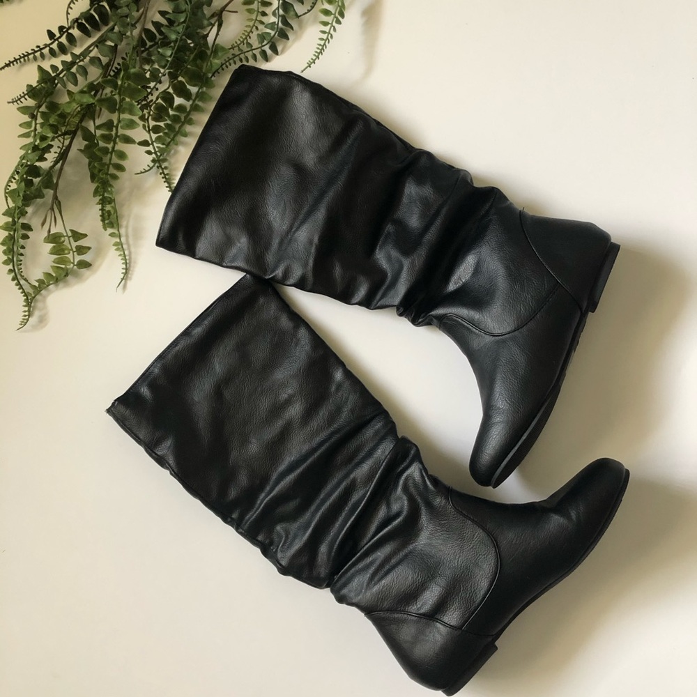 🌵Faux leather tall boots🌵